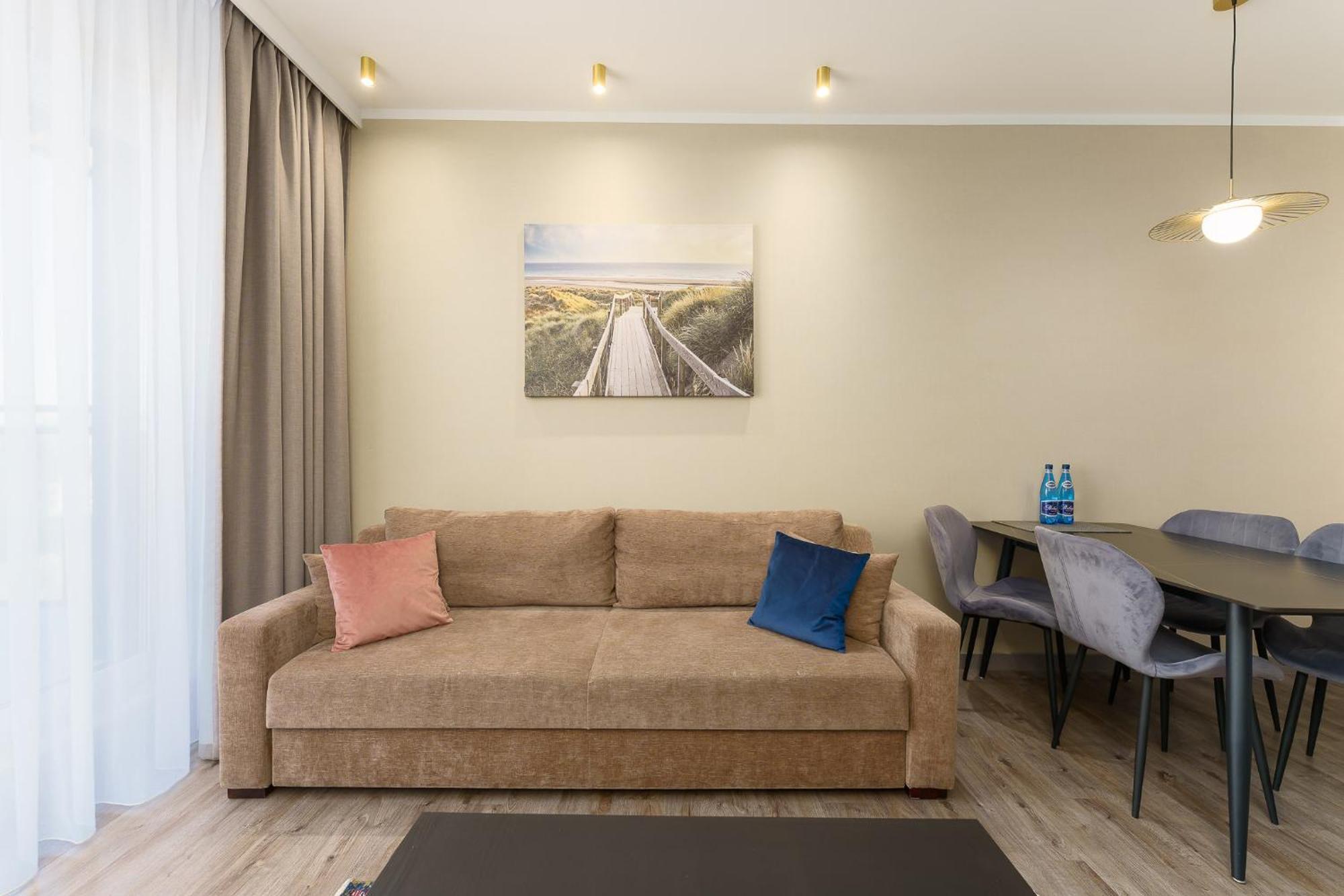 Bel Mare Holiday Apartments Near The Beach With Parking By Noclegi Renters Miedzyzdroje Exterior photo